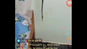 Chồng đụ xong rút ra quay bướm dâm của vợ trên live