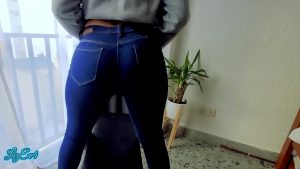 Nhún nhảy cùng em yêu trên chiếc giường lò xo