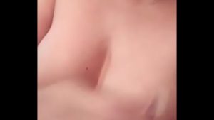 Vú vợ to thích được địt tung lồn em