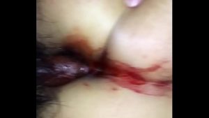 Phá trinh cái lồn con bạn thân toe toét máu